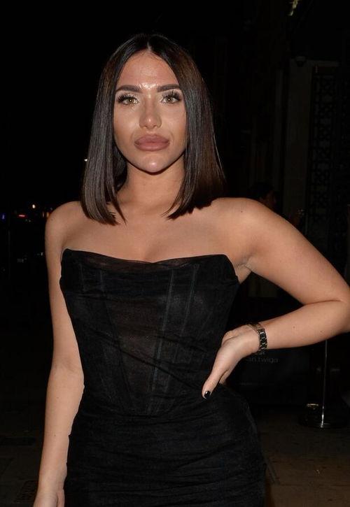 明星 克洛伊,璀璨星途，闪耀人生