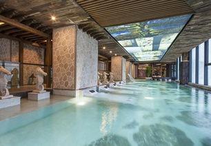 四川网红温泉酒店,泡汤养生，尽享山川美景与人文风情