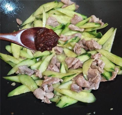 娱乐吃瓜酱酒肉朋友,揭秘娱乐圈中的美食与友情